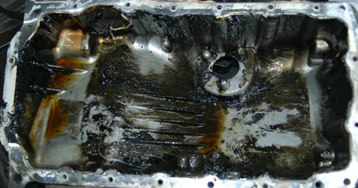 Motoröl reinigen: So befreien Sie Ihren Motor von Ablagerungen